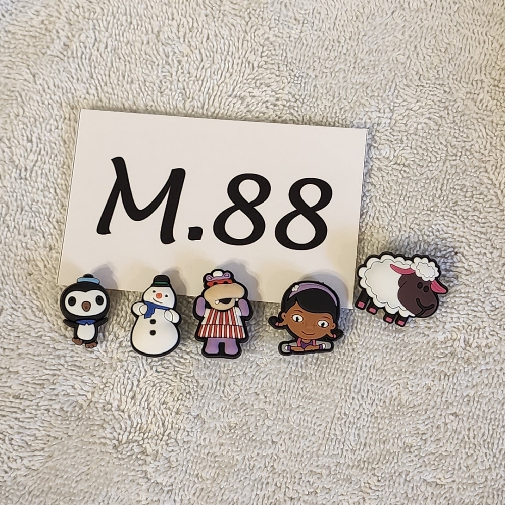 M.088- Croc charms accessories buttons, Doc McStuffins